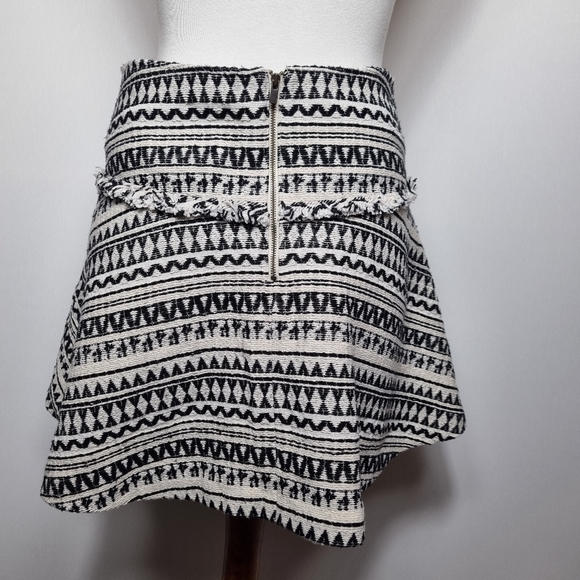 Banana Republic Raw Edge Skater Skirt Size 2 - Picture 2 of 7